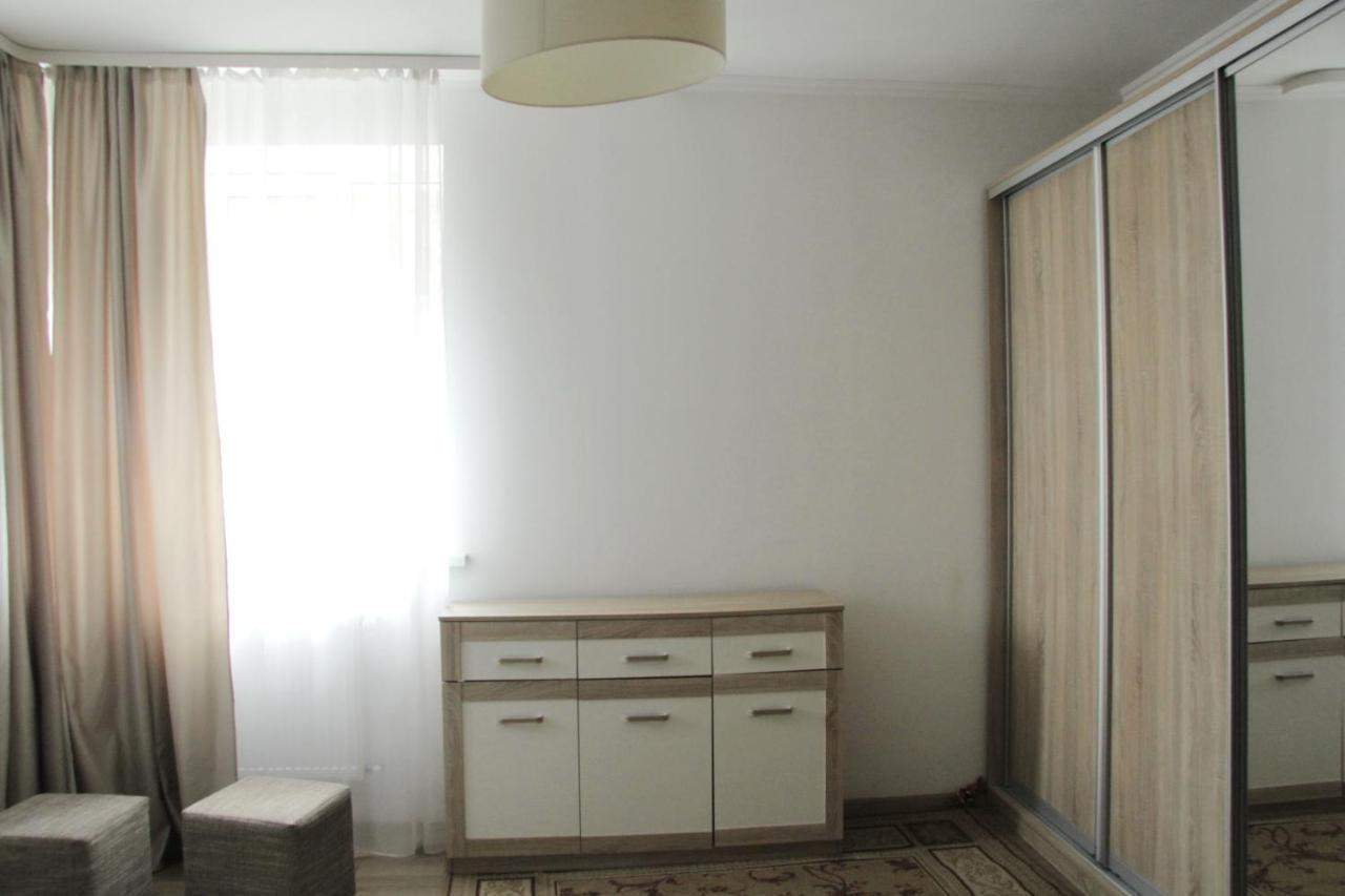 Flat In Cottage Close To The Centre Parking, Wifi, Bbq ลวีฟ ภายนอก รูปภาพ